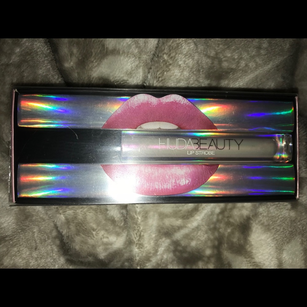 Huda Beauty Lip Strobe In ENCHANTING